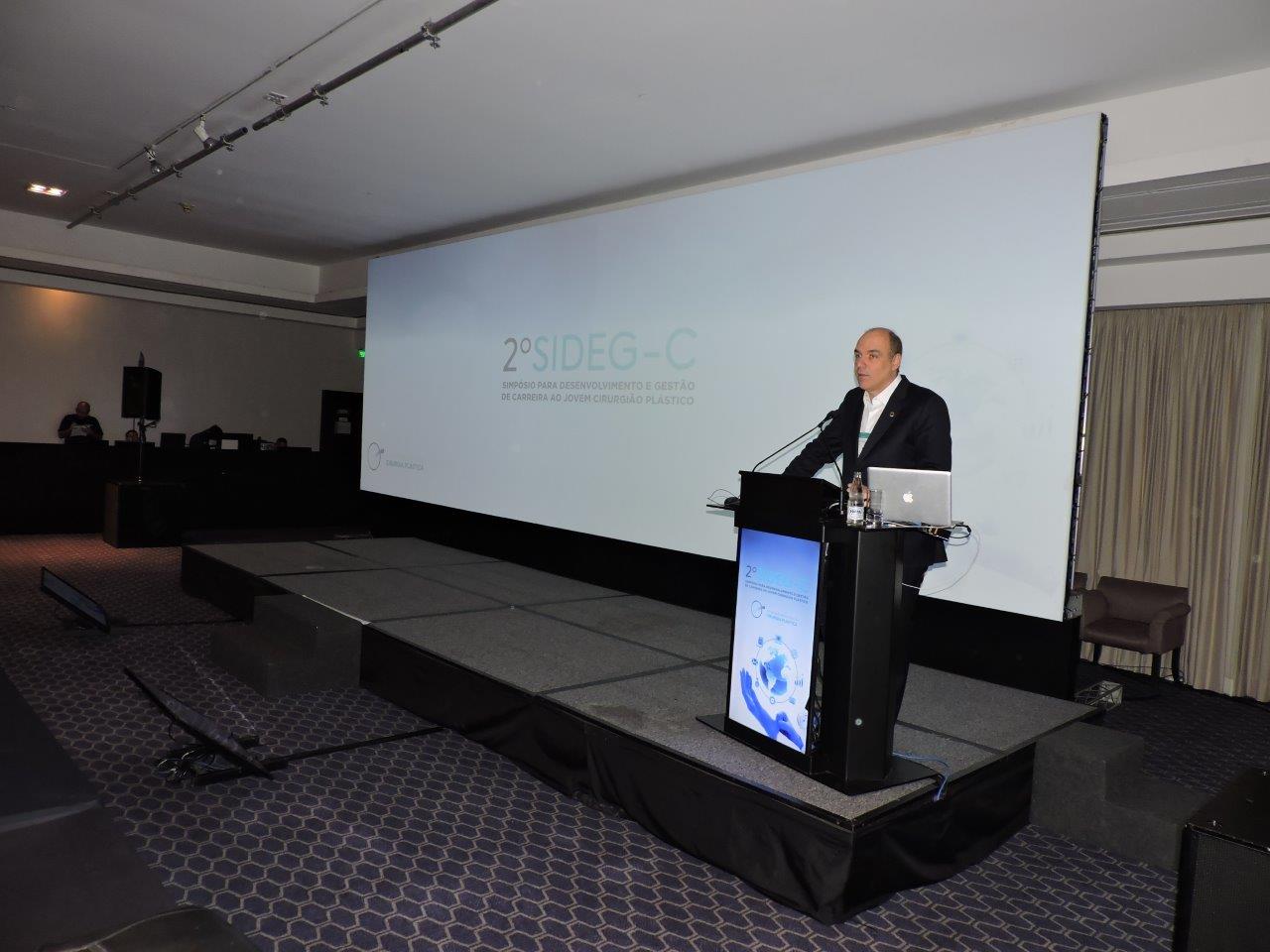 Dr. Denis Calazans